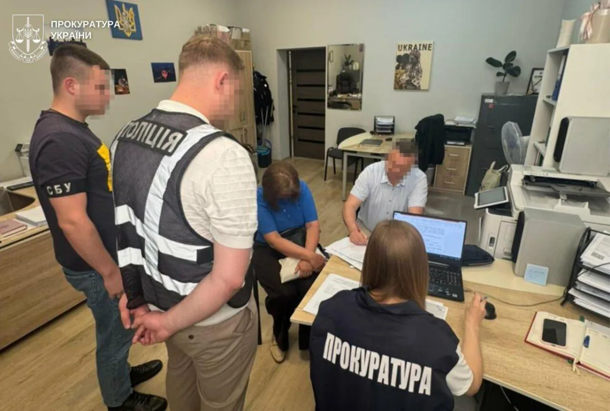 Понад 665 тис. грн переплати: служба в дитячій лікарні та відповідальність
