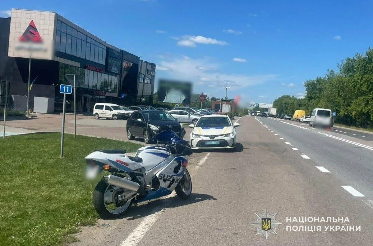 ДТП біля Львова: мотоцикліст госпіталізований після зіткнення з Sprinter